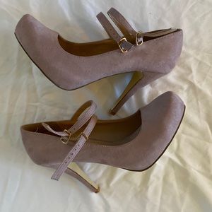 Light purple heels
